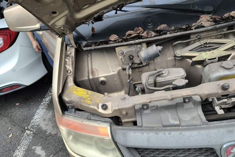 Used BAIC Weiwang 205 2013 1.0L Xingye version Engine Bay Right
