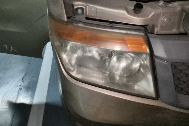 Used BAIC Weiwang 205 2013 1.0L Xingye version Right Front Headlight