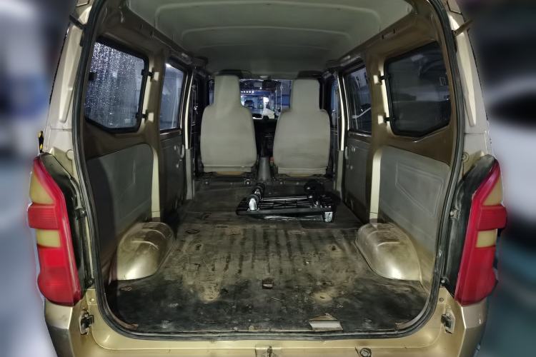 Used BAIC Weiwang 205 2013 1.0L Joy version Trunk