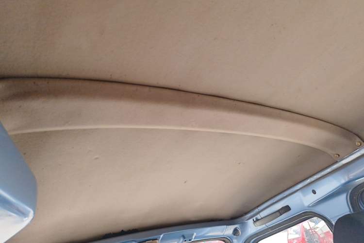 Used BAIC Weiwang 306 2011 1.3L luxury version 8 seats Headliner