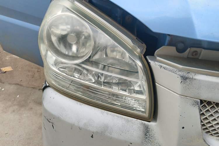 Used BAIC Weiwang 306 2011 1.3L luxury version 8 seats Right Front Headlight