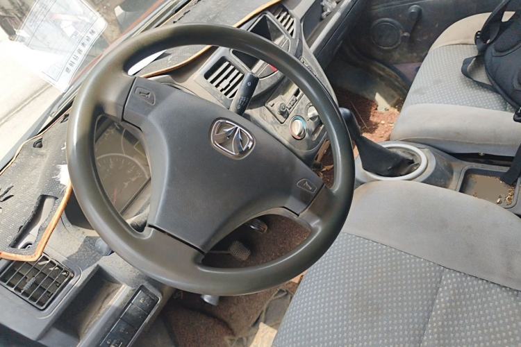 Used BAIC Weiwang 306 2011 1.3L luxury version 8 seats Steering Wheel