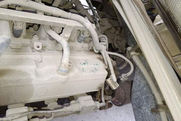 Used BAIC Weiwang 306 2011 1.3L Comfort version 7 seats Engine Bay Left