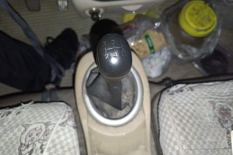 Used BAIC Weiwang 306 2011 1.3L Comfort version 7 seats Gear Lever