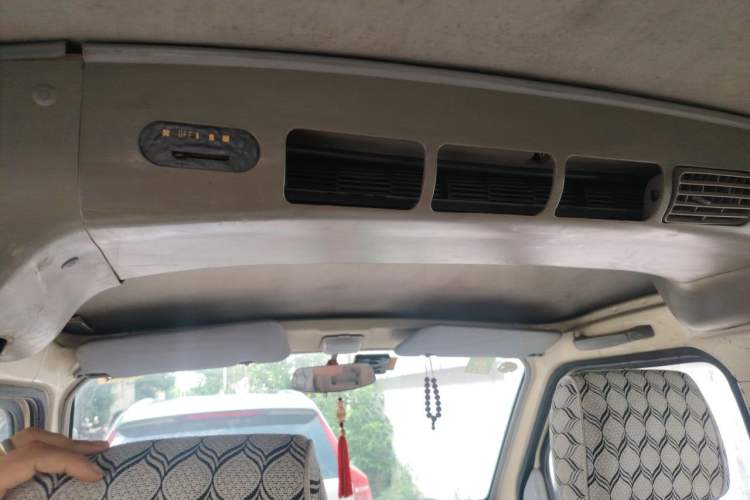 Used BAIC Weiwang 306 2011 1.3L Comfort version 7 seats Headliner