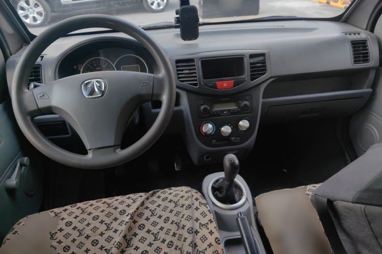 Used BAIC Weiwang 306 2011 1.3L base model 7 seats Center Console
