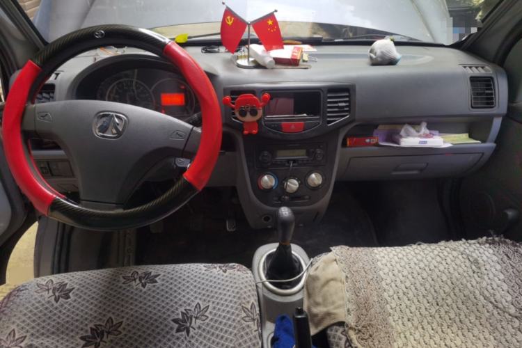 Used BAIC Weiwang 306 2011 1.3L Comfort version 7 seats Center Console