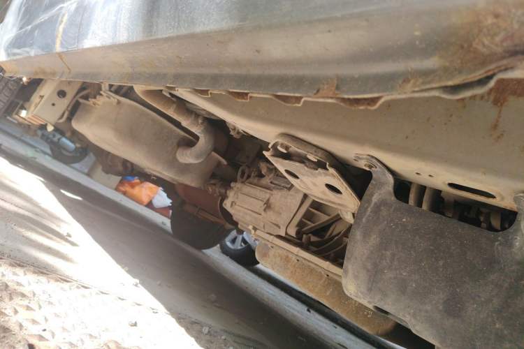 Used BAIC Weiwang 306 2011 1.3L base model 7 seats Chassis Front Right