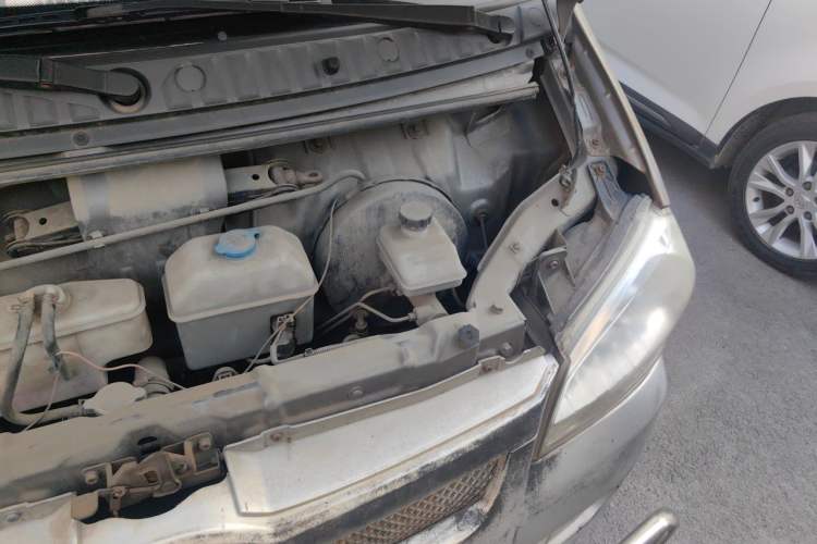 Used BAIC Weiwang 306 2011 1.3L base model 7 seats Engine Bay Left