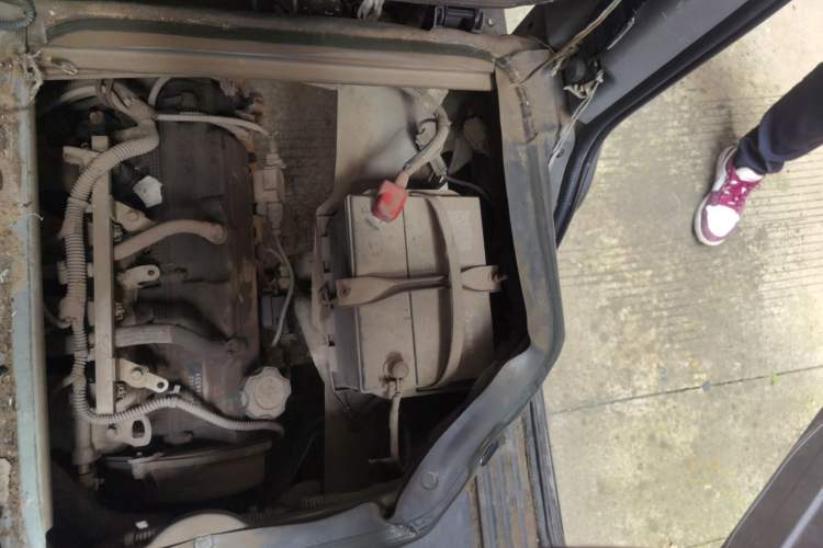 Used BAIC Weiwang 306 2011 1.3L Comfort version 7 seats Engine Bay Left