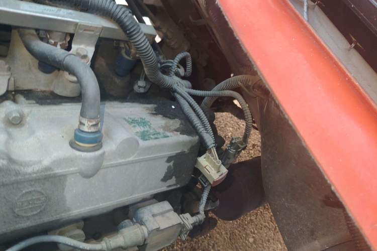 Used BAIC Weiwang 306 2011 1.3L base model 7 seats Engine Bay Left