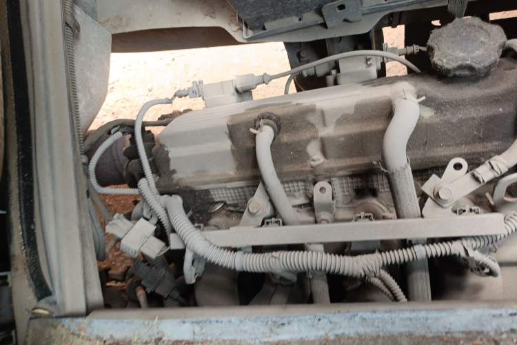 Used BAIC Weiwang 306 2011 1.3L base model 7 seats Engine Bay Right