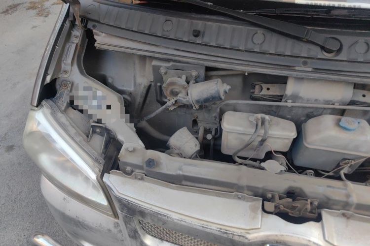 Used BAIC Weiwang 306 2011 1.3L base model 7 seats Engine Bay Right