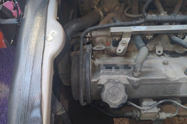 Used BAIC Weiwang 306 2011 1.3L base model 7 seats Engine Bay Right