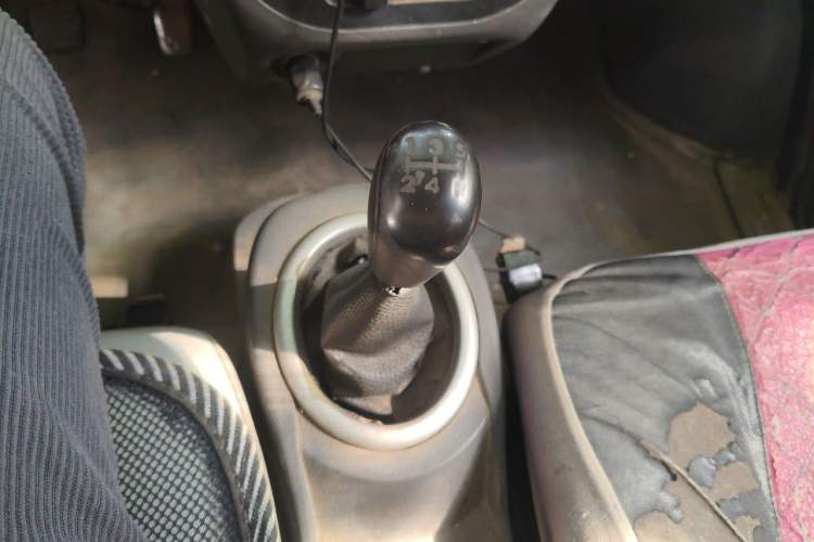 Used BAIC Weiwang 306 2011 1.3L base model 7 seats Gear Lever