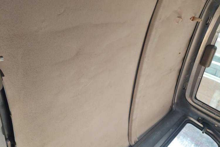 Used BAIC Weiwang 306 2011 1.3L base model 7 seats Headliner