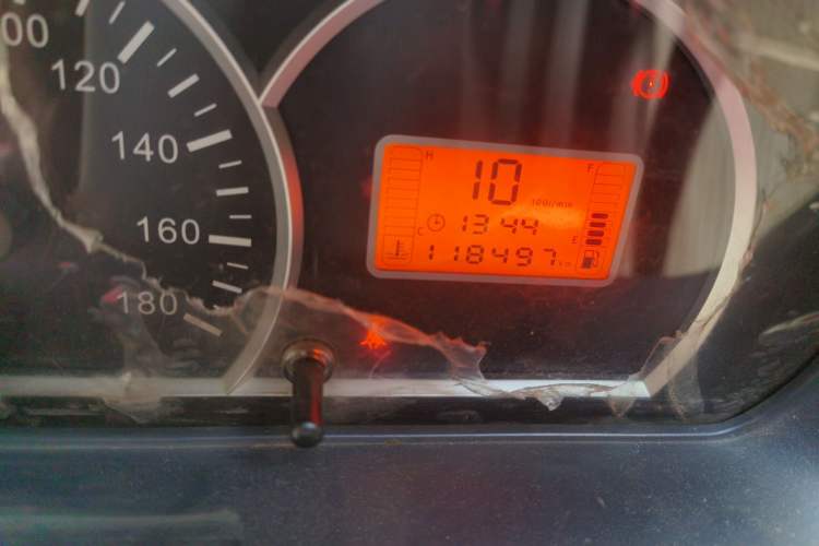 Used BAIC Weiwang 306 2011 1.3L Comfort version 7 seats Odometer Close Up
