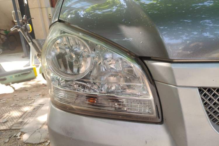 Used BAIC Weiwang 306 2011 1.3L base model 7 seats Right Front Headlight