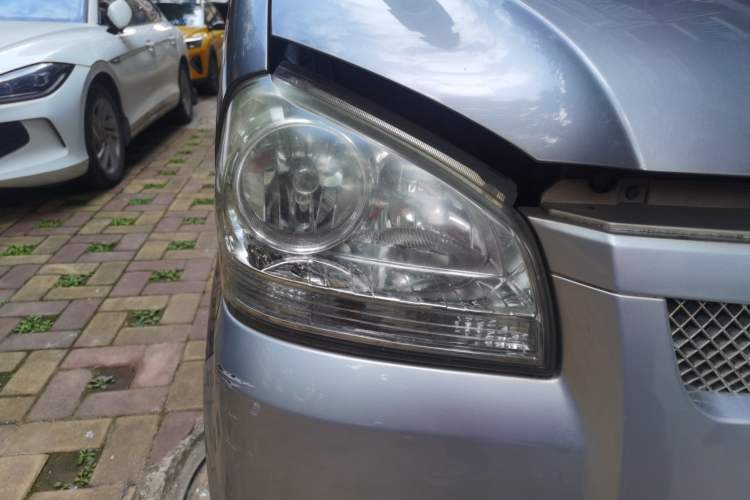 Used BAIC Weiwang 306 2011 1.3L Comfort version 7 seats Right Front Headlight