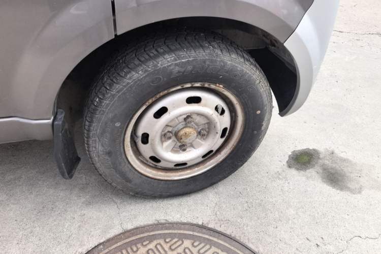 Used BAIC Weiwang 306  Right Front Wheel Hub