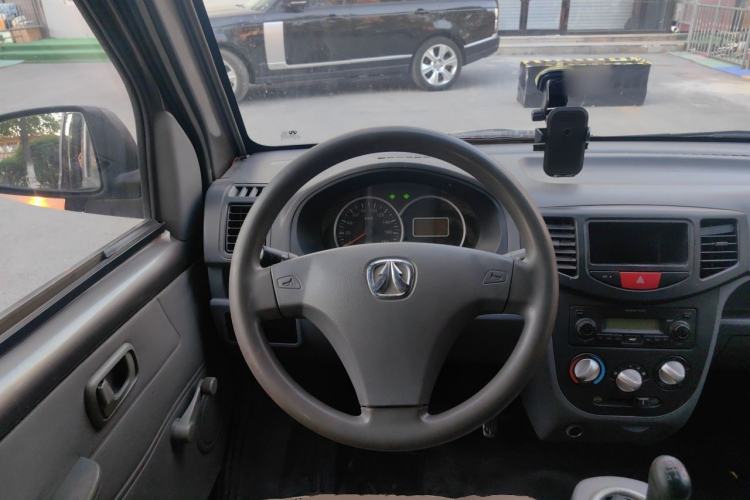 Used BAIC Weiwang 306 2011 1.3L base model 7 seats Steering Wheel