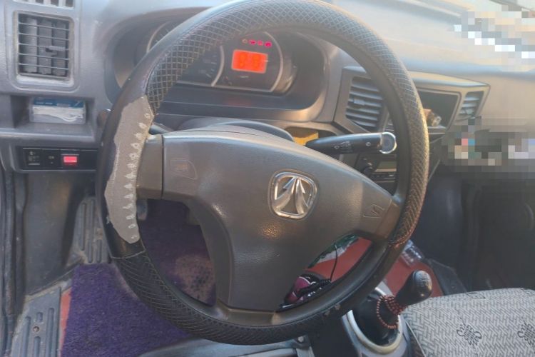 Used BAIC Weiwang 306 2011 1.3L base model 7 seats Steering Wheel