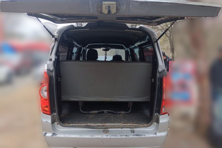 Used BAIC Weiwang 306 2011 1.3L base model 7 seats Trunk