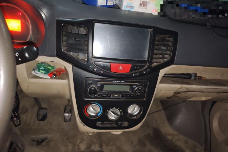 Used BAIC Weiwang 306 2011 1.3L Comfort version 7 seats Audio And AC Panel