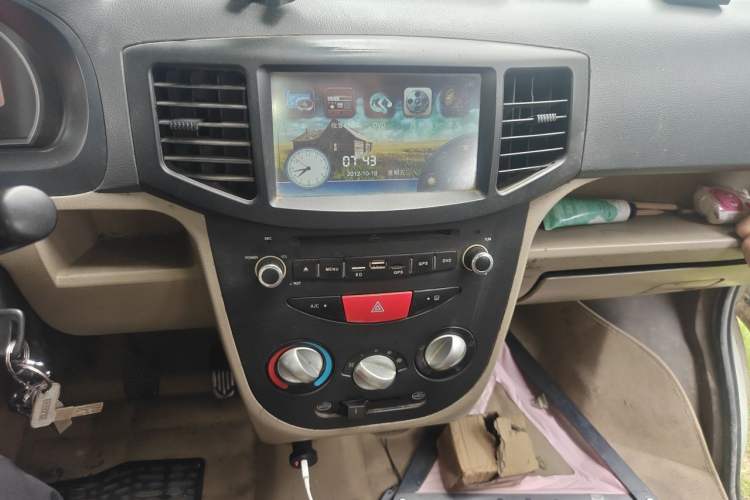 Used BAIC Weiwang 306 2011 1.3L Comfort version 7 seats Audio And AC Panel