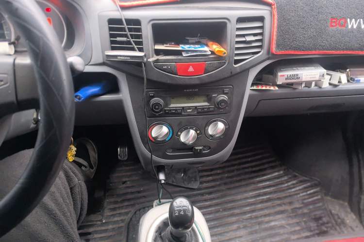 Used BAIC Weiwang 306 2011 1.3L Comfort version 7 seats Audio And AC Panel