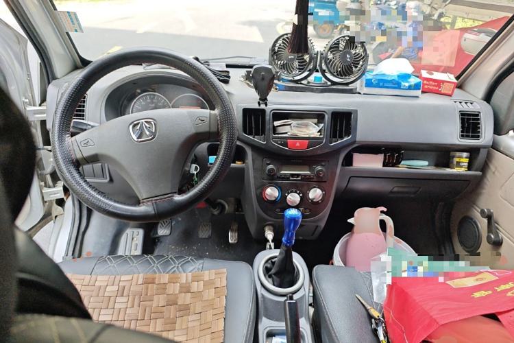 Used BAIC Weiwang 306 2011 1.3L base model 7 seats Center Console