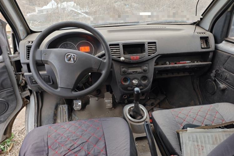 Used BAIC Weiwang 306 2011 1.3L Comfort version 7 seats Center Console