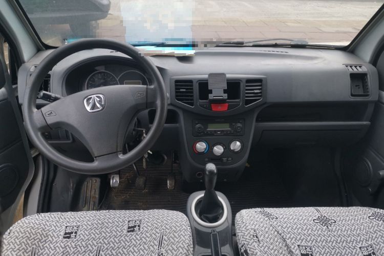 Used BAIC Weiwang 306 2011 1.3L base model 7 seats Center Console