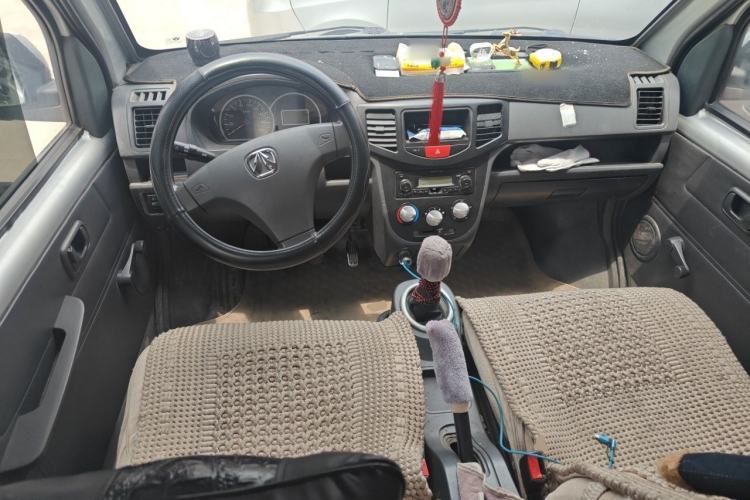 Used BAIC Weiwang 306 2011 1.3L base model 7 seats Center Console
