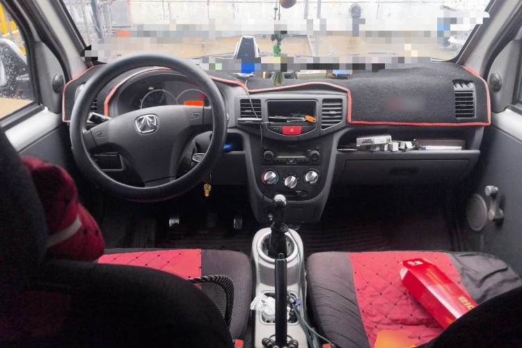 Used BAIC Weiwang 306 2011 1.3L Comfort version 7 seats Center Console