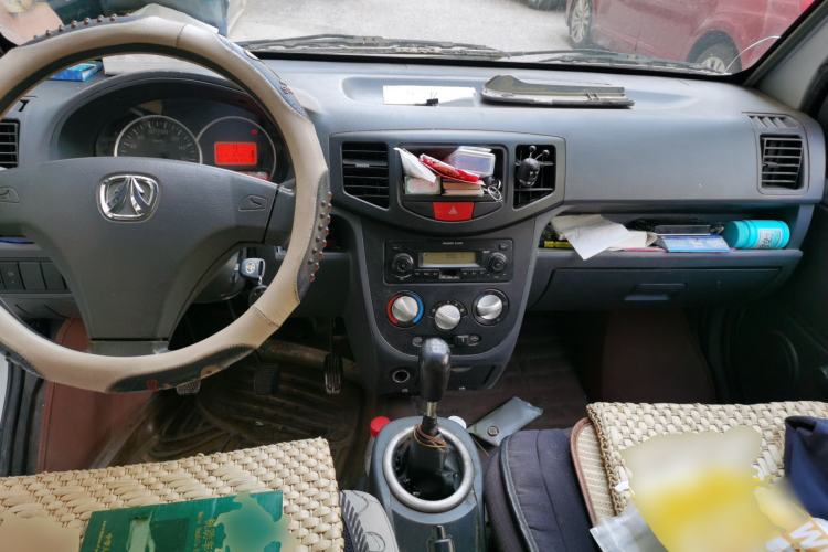 Used BAIC Weiwang 306 2011 1.3L base model 7 seats Center Console
