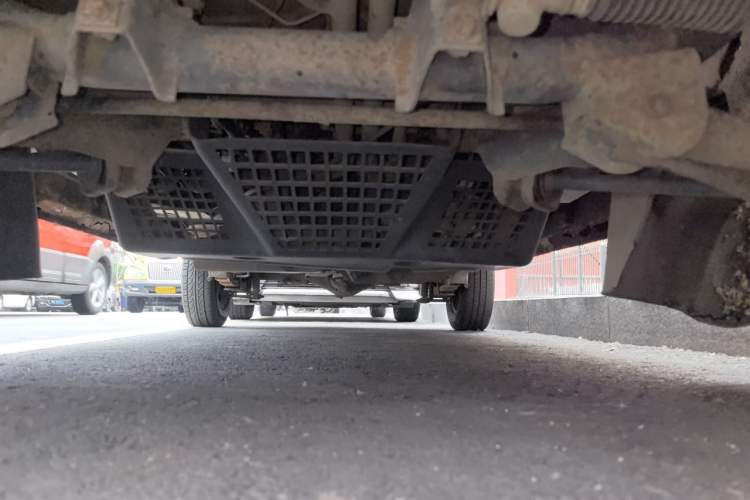 Used BAIC Weiwang 306 2011 1.3L base model 7 seats Chassis Front