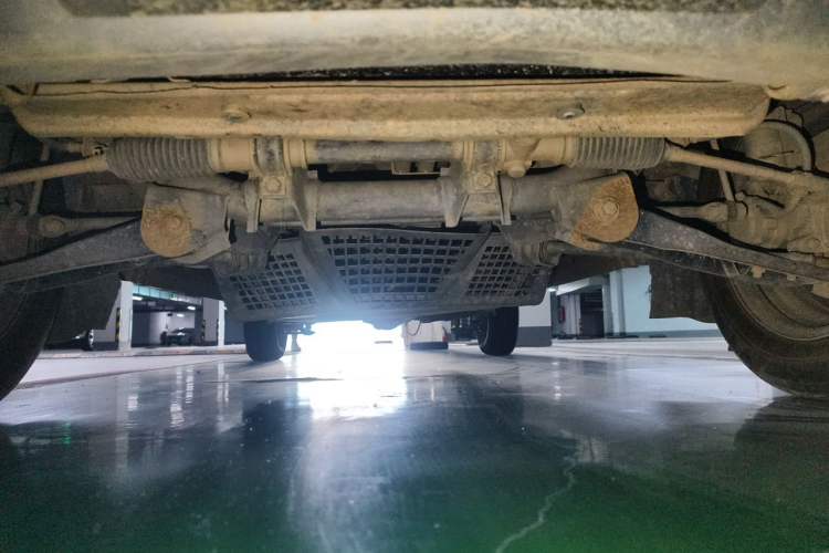 Used BAIC Weiwang 306 2011 1.3L base model 7 seats Chassis Front