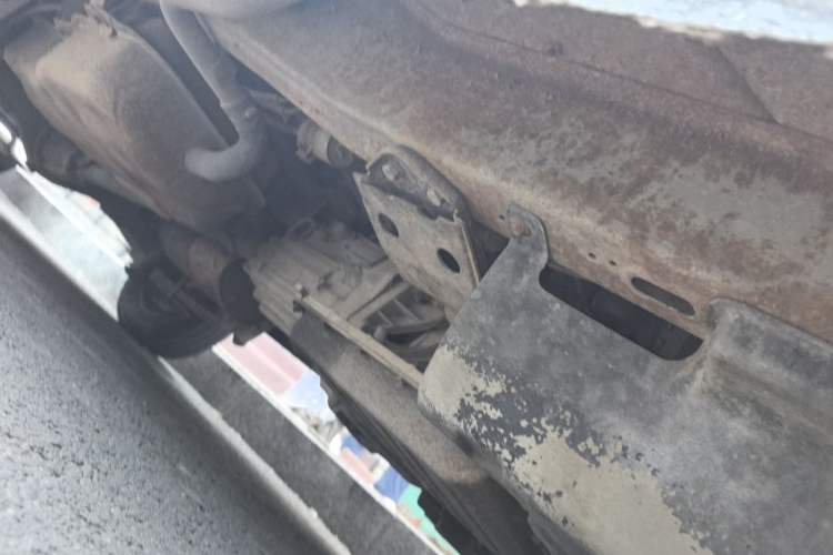 Used BAIC Weiwang 306 2011 1.3L base model 7 seats Chassis Front Right