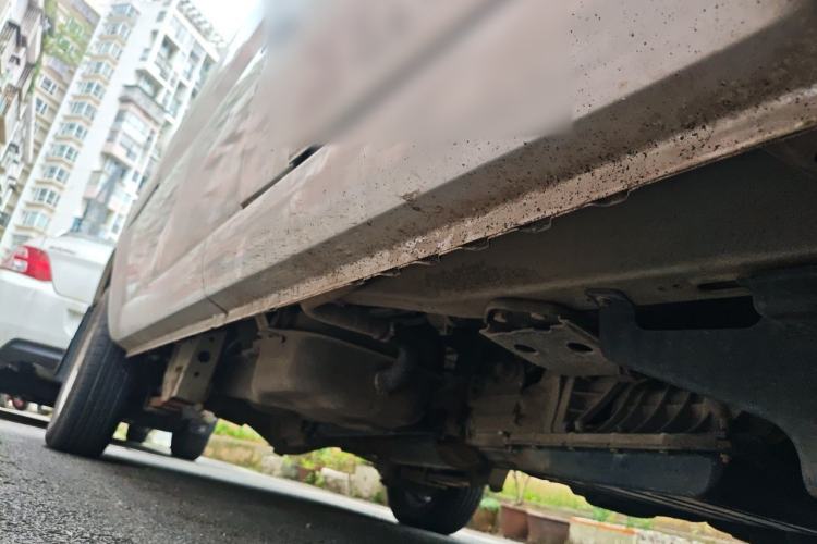 Used BAIC Weiwang 306 2011 1.3L base model 7 seats Chassis Front Right