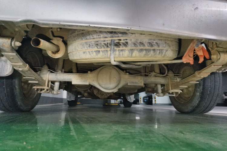 Used BAIC Weiwang 306 2011 1.3L base model 7 seats Chassis Rear