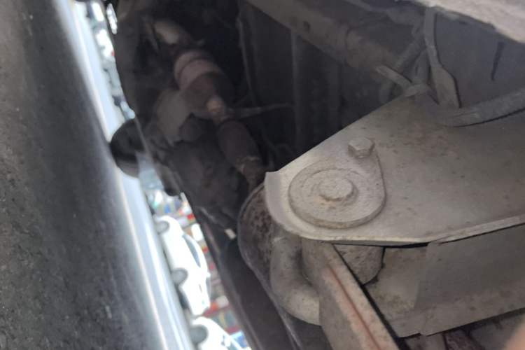 Used BAIC Weiwang 306 2011 1.3L base model 7 seats Chassis Rear Left