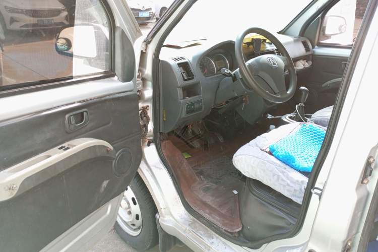 Used BAIC Weiwang 306 2011 1.3L base model 7 seats Driver Seat