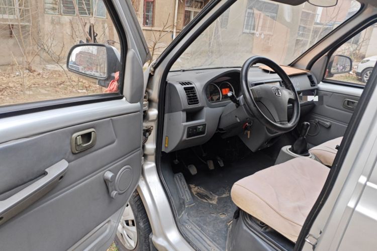 Used BAIC Weiwang 306 2011 1.3L Comfort version 7 seats Driver Seat