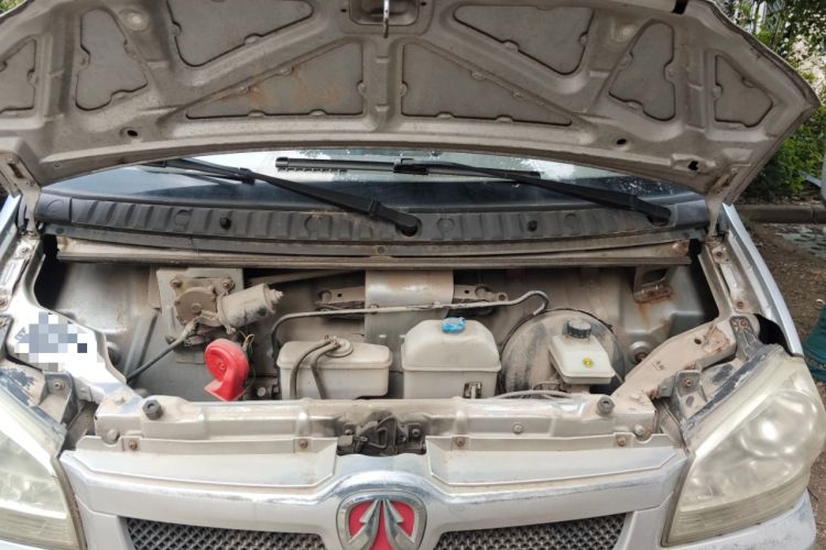 Used BAIC Weiwang 306 2011 1.3L base model 7 seats Engine Bay