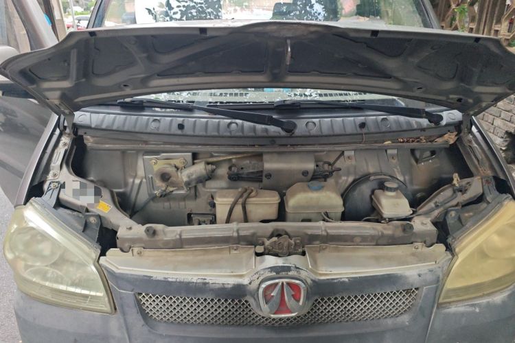Used BAIC Weiwang 306 2011 1.3L Comfort version 7 seats Engine Bay