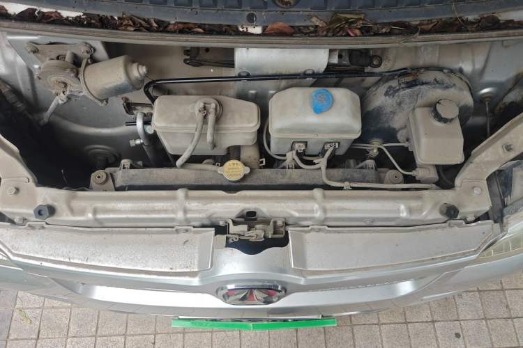 Used BAIC Weiwang 306 2011 1.3L Comfort version 7 seats Engine Bay