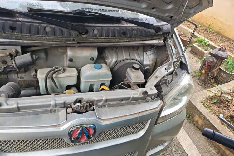 Used BAIC Weiwang 306 2011 1.3L base model 7 seats Engine Bay Left