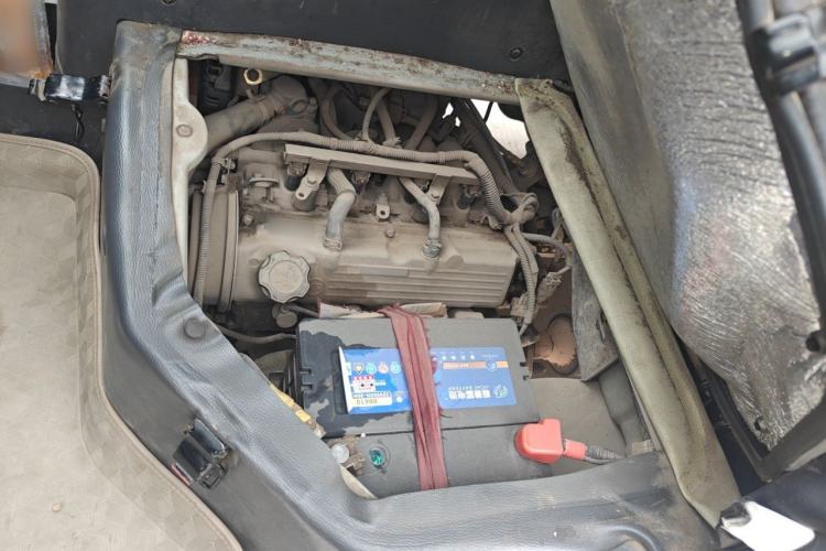 Used BAIC Weiwang 306 2011 1.3L base model 7 seats Engine Bay Left