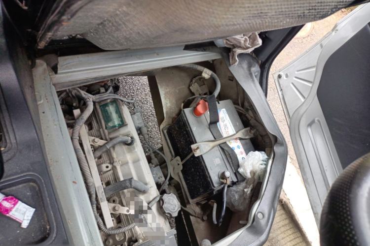 Used BAIC Weiwang 306 2011 1.3L base model 7 seats Engine Bay Left